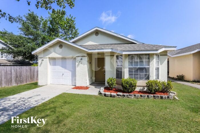 Foto principal - 7442 Groveoak Dr