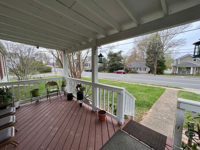 Building Photo - Delightful 1 Level 4 Bedroom Home On Exten...