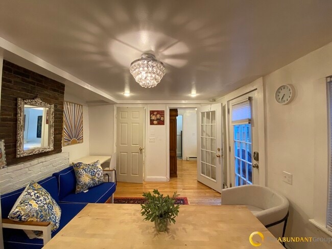 Photo - 11 William St Townhome