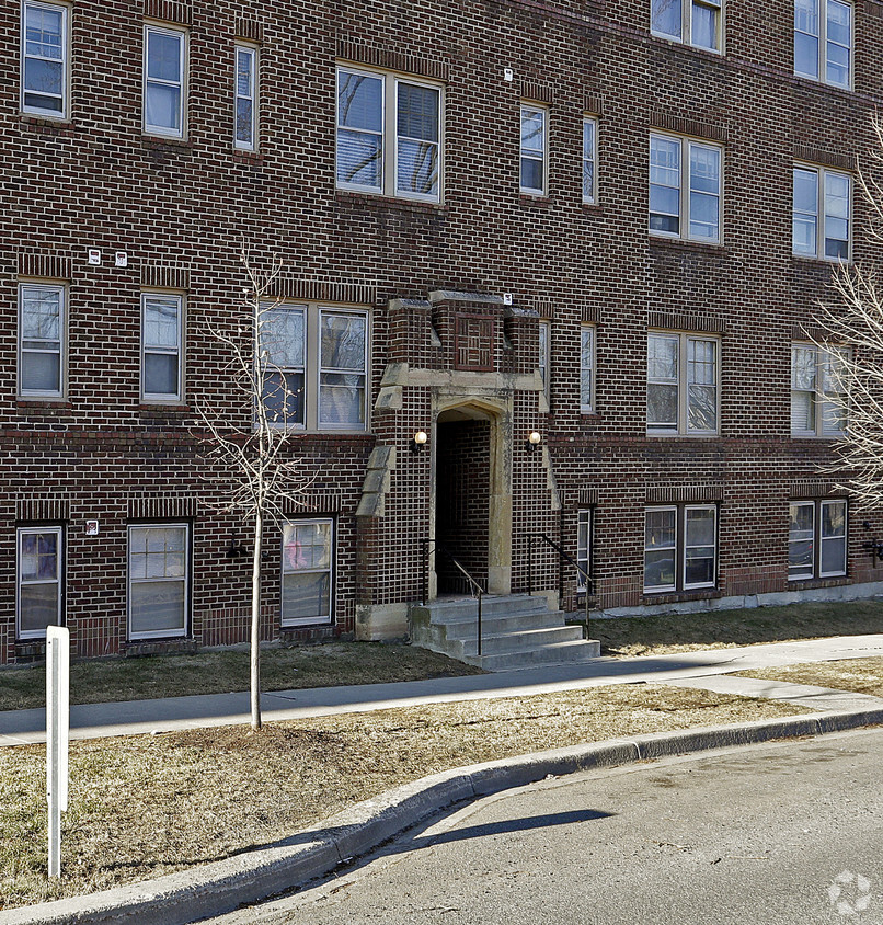 Building Photo - River Flats