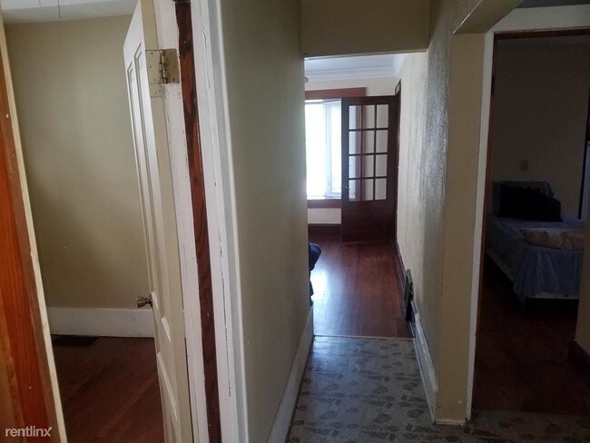 Foto del edificio - 3 br, 1 bath House - 3215 N Bartlett Ave