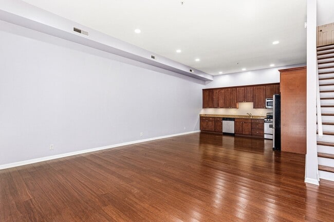 Photo - 2355 E York St Apartment