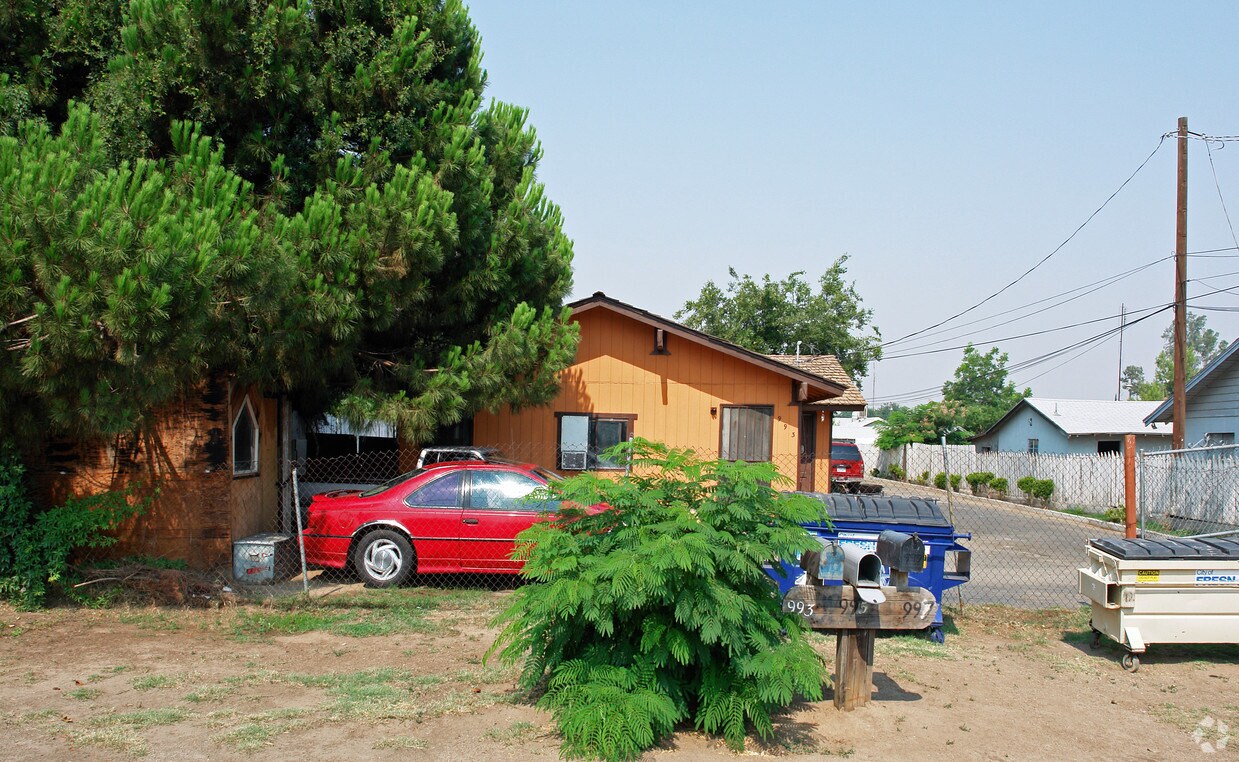 Primary Photo - 997 Crystal Ave