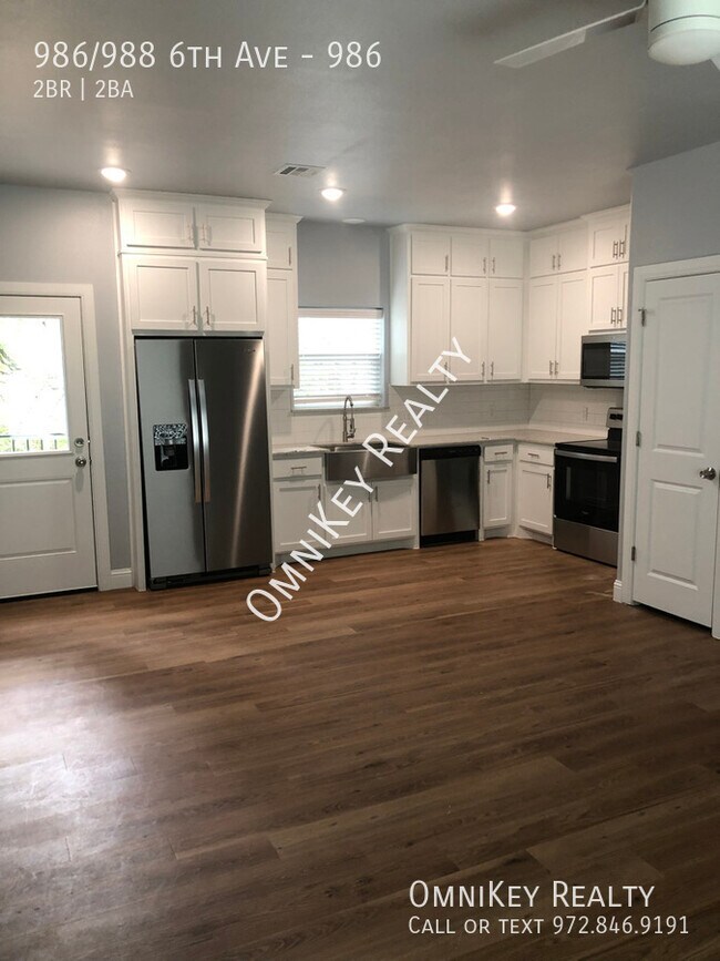 Foto del edificio - 986/988 6th Ave-986