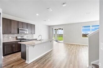 Building Photo - 43813 Cattleman Dr