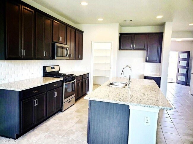 Building Photo - 4 br, 3.5 bath House - 104 High Mesa Drive
