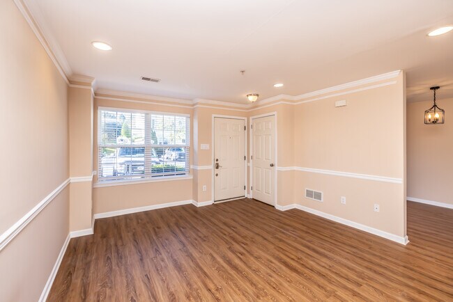 Building Photo - 253 Flagstone Rd