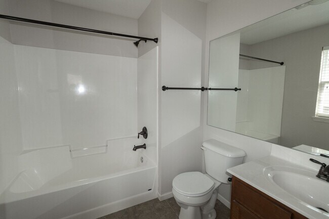Foto del edificio - 1339 W Broadway