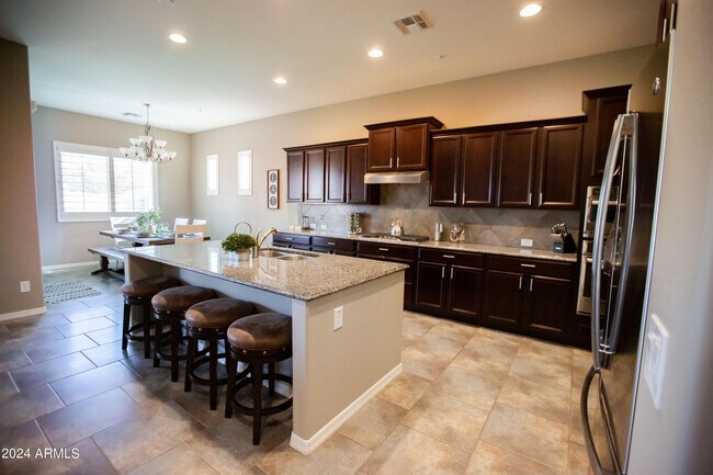 Building Photo - 6331 S Fresno St