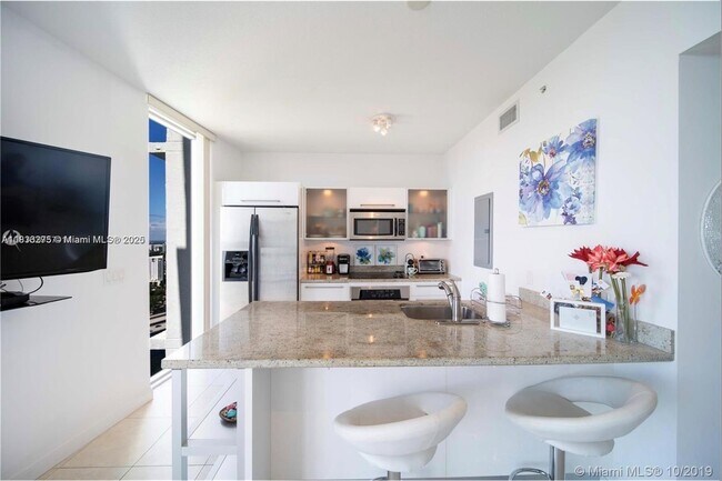 Foto del edificio - 185 SW 7th St