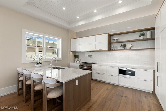 Building Photo - 201 8th St S