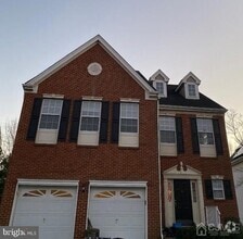 Building Photo - 33 Marion Dr