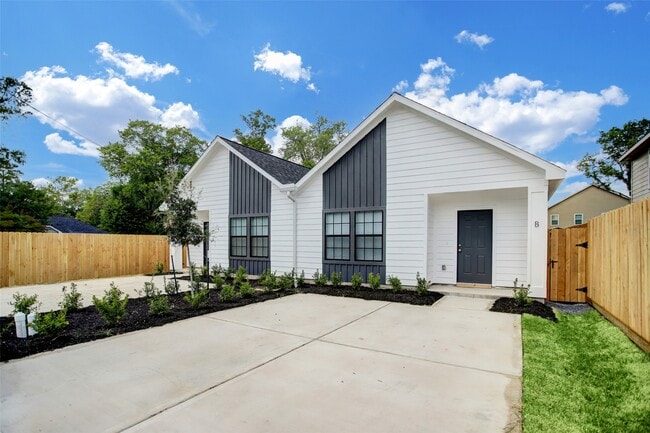 Foto del edificio - 8121 Claiborne St