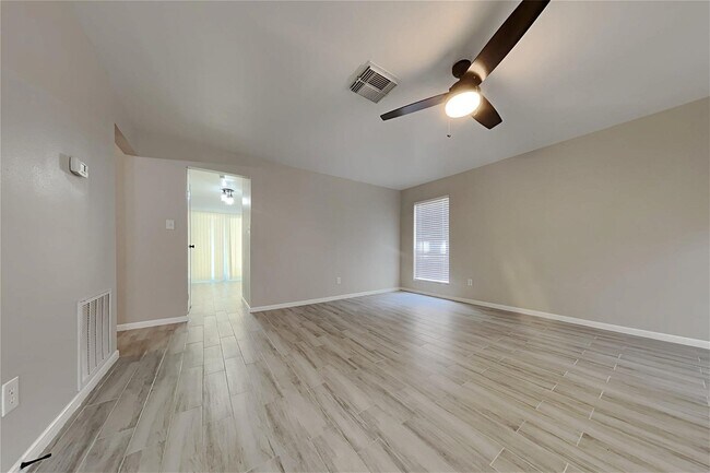 Building Photo - 1715 Balsam Spruce Circle, Conroe, TX 7730...