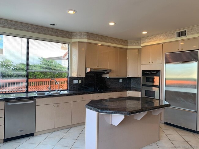 Building Photo - 6535 Caminito Northland