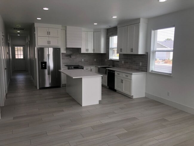 Building Photo - Beautiful New Construction Condo!!