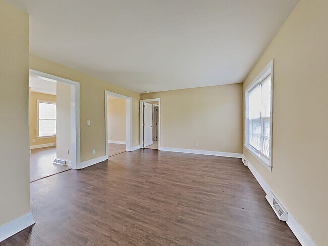 Building Photo - 1177 Landsdown Dr