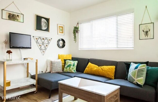 Foto del edificio - 717 Indiana Ct