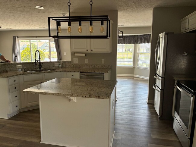 Building Photo - Walker Woods, large 4 BD and 2.5 BA