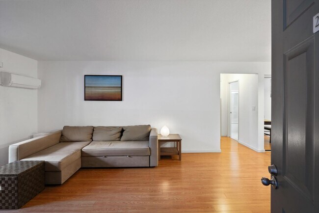 Foto del edificio - 2702 Somerset Park Cir