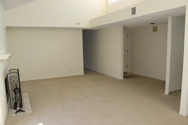Building Photo - 94 Montsalas Dr