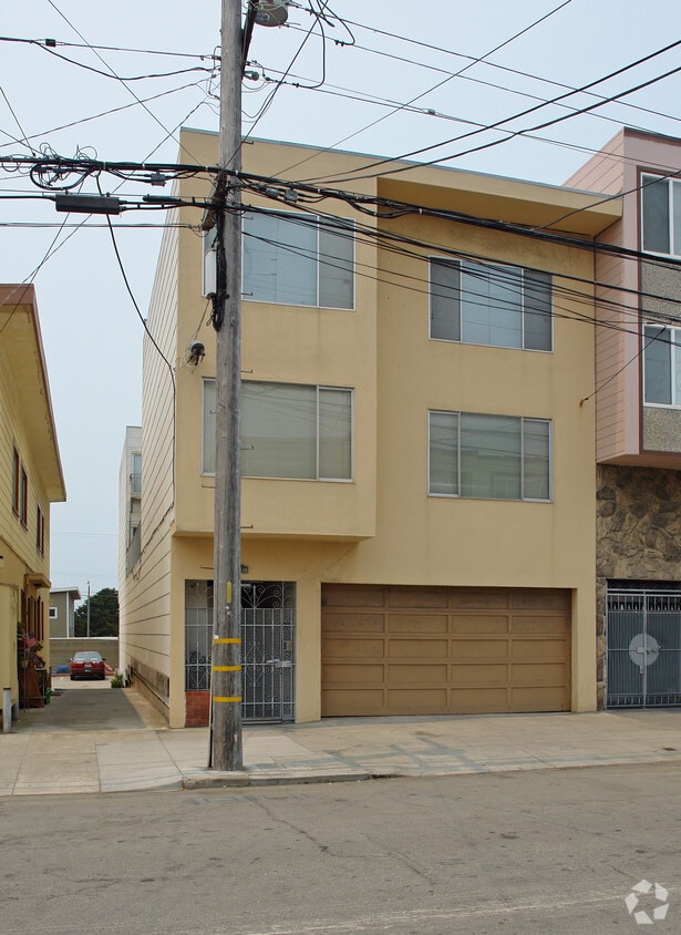 Primary Photo - 1473 48th Ave