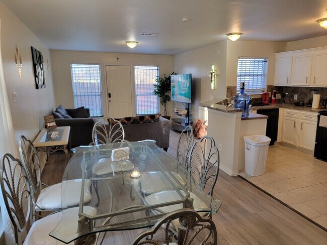 Building Photo - 3807 Lydia St