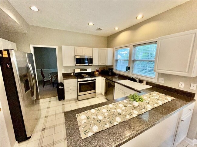 Building Photo - 2465 Lunetta Ln