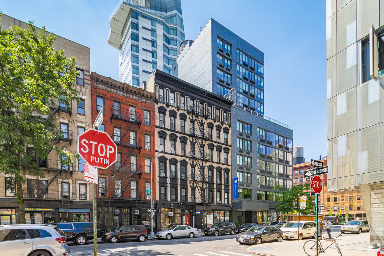 202 E 6th St New York, NY 10003 - 202 E 6th St