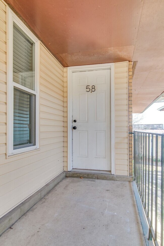 Building Photo - MOVE IN READY NASHVILLE RENTAL!!