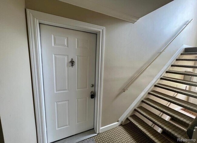 Foto del edificio - 2445 Torquay Ave