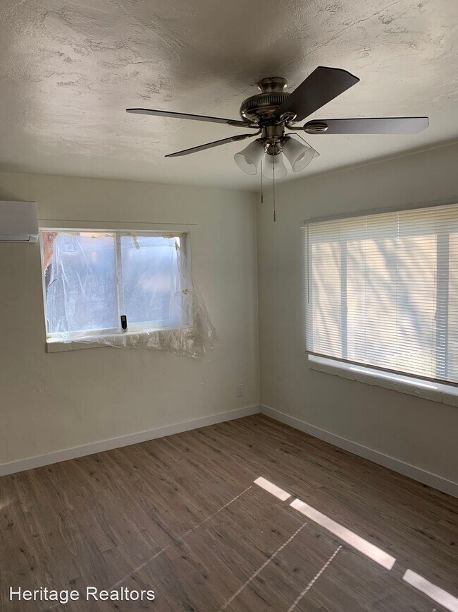 Building Photo - 2 br, 1 bath House - 322 Walnut Street