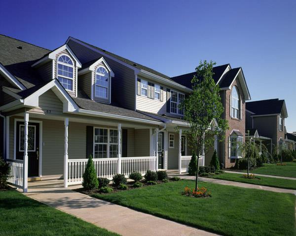 Building Photo - 198 Village Green Dr