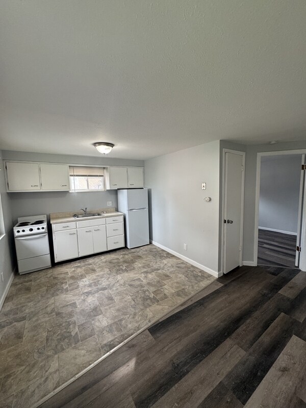 Foto principal - 491 Broadway Ave