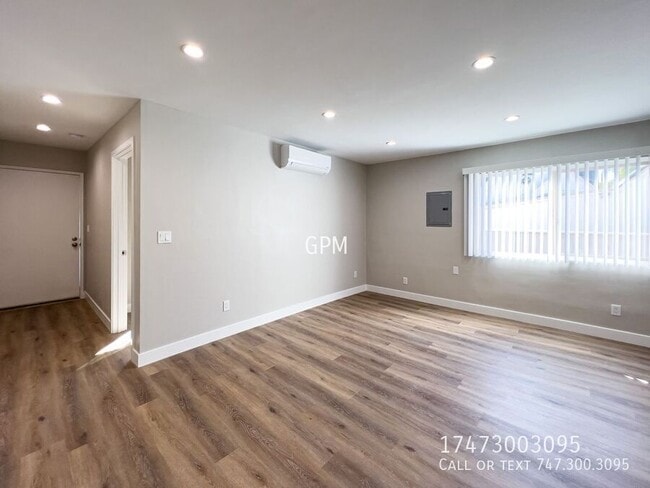 Building Photo - 137 Carr Dr