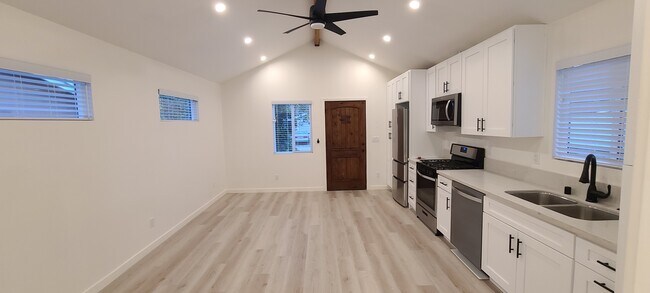 Building Photo - 6601 Berquist Ave