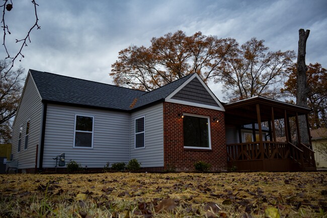 Building Photo - 1615 Castleberry Ave