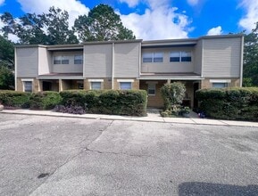 Building Photo - 2622 SW 38th Pl