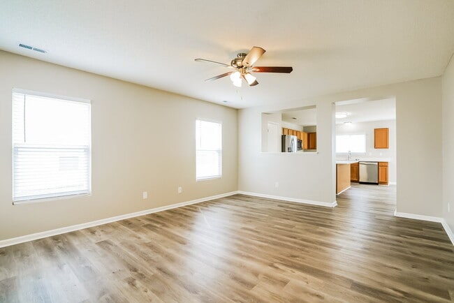 Building Photo - 3752 Tryon Ridge Dr