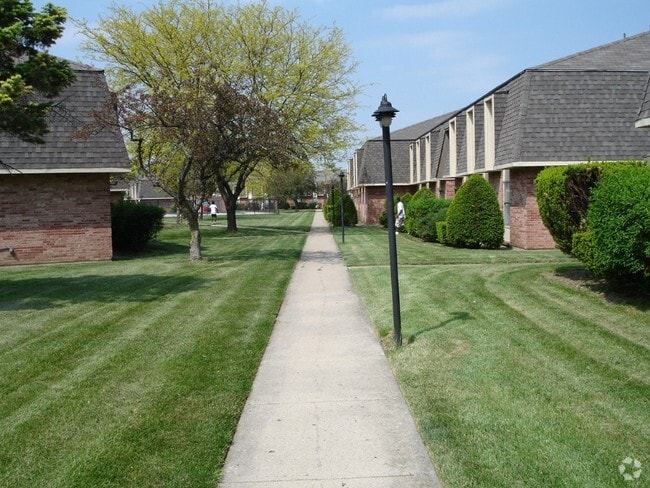 Building Photo - Englewood Villas & Residences