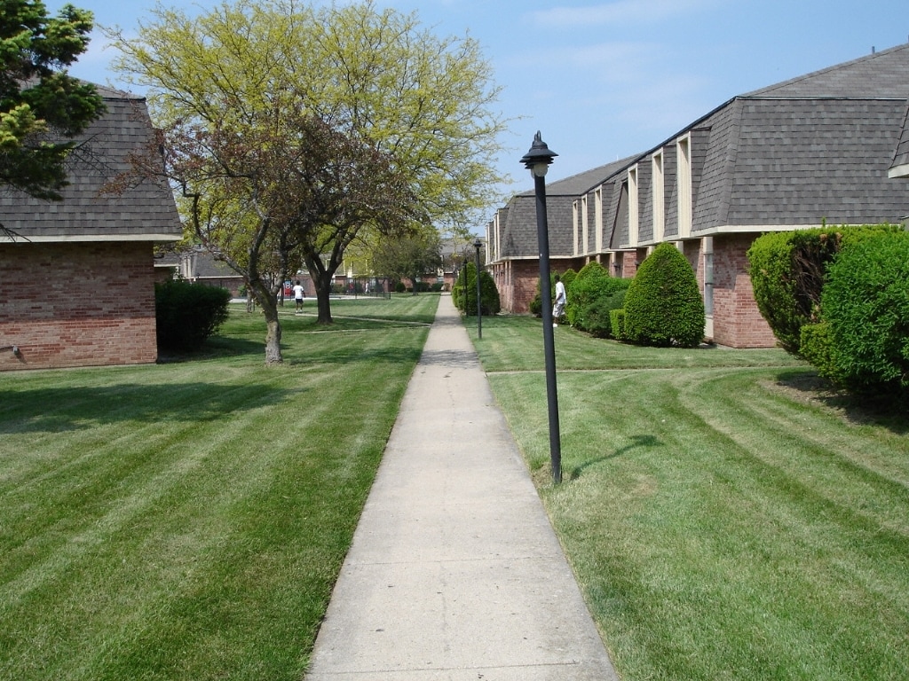 Primary Photo - Englewood Villas & Residences