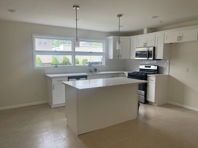 Foto del edificio - 105 Chandler Ave