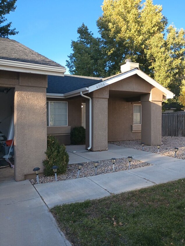 Primary Photo - Beautiful Home in West Cedar City * HALF O...