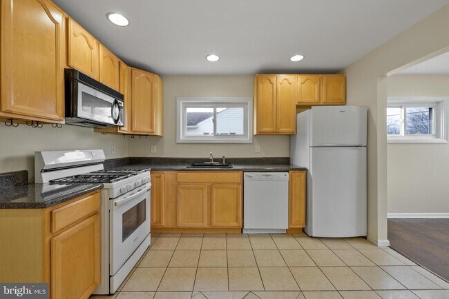 Foto del edificio - 244 Pomona Ave