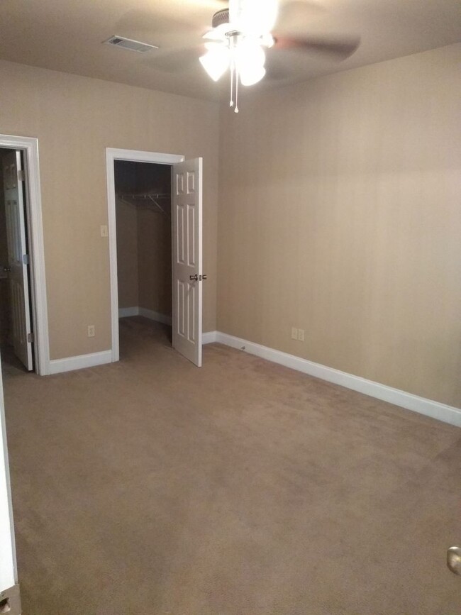 Foto del edificio - 2br/2ba H/C with washer dryer