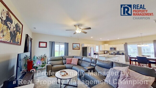 Foto del edificio - Like New Home with Open Layout and Spaciou...