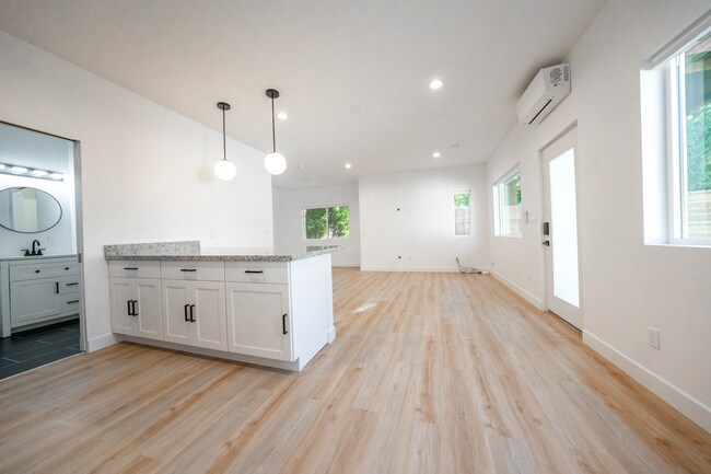Foto del edificio - 1514 E Clarendon Ave