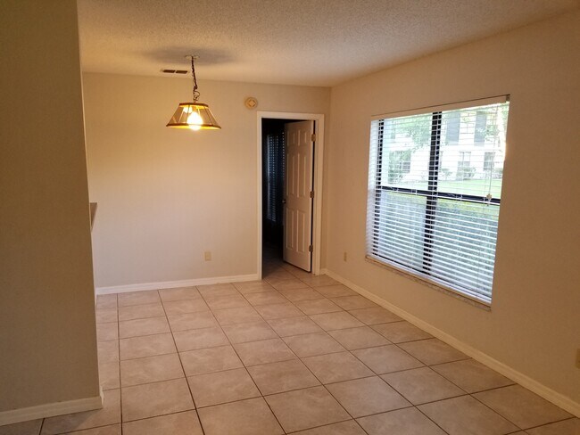 Dining Room - 1701 Northlake Dr