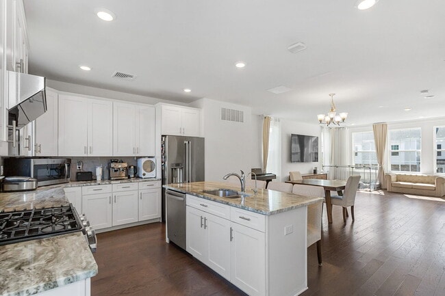 Building Photo - 34 Colgate Dr