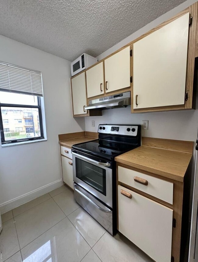 Building Photo - 15630 SW 80th St